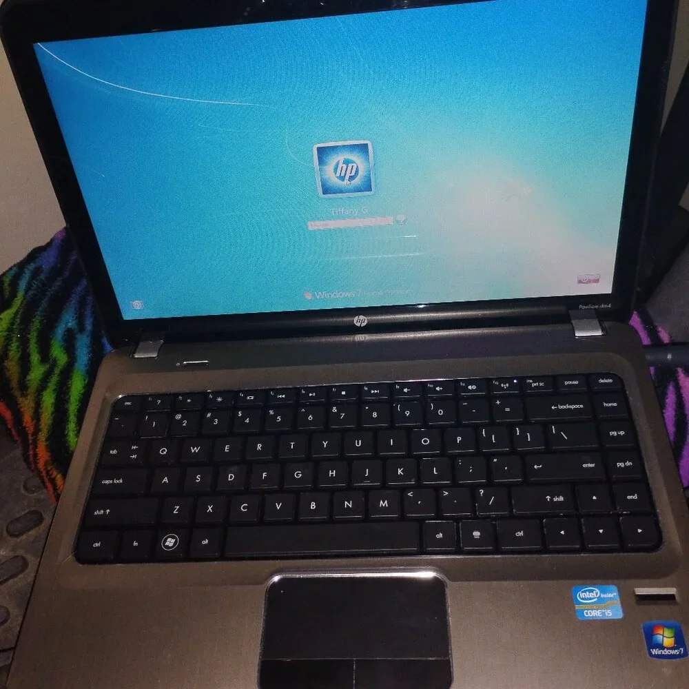 Hp laptop needs power cord.